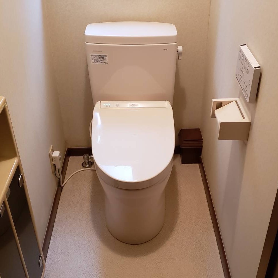 トイレリフォーム施工前写真